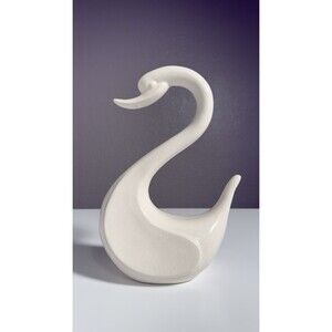 Arnel’s White Swan Decor Figurine Vintage  1986